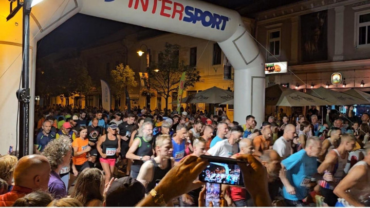 Štart populárneho bežeckého podujatia. 